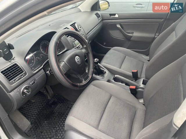 Сірий Фольксваген Гольф, об'ємом двигуна 1.6 л та пробігом 203 тис. км за 5200 $, фото 9 на Automoto.ua