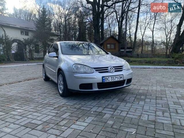 Серый Фольксваген Гольф, объемом двигателя 2 л и пробегом 330 тыс. км за 4999 $, фото 1 на Automoto.ua