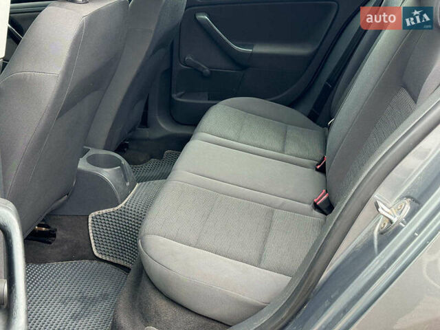 Серый Фольксваген Гольф, объемом двигателя 1.4 л и пробегом 271 тыс. км за 5190 $, фото 16 на Automoto.ua