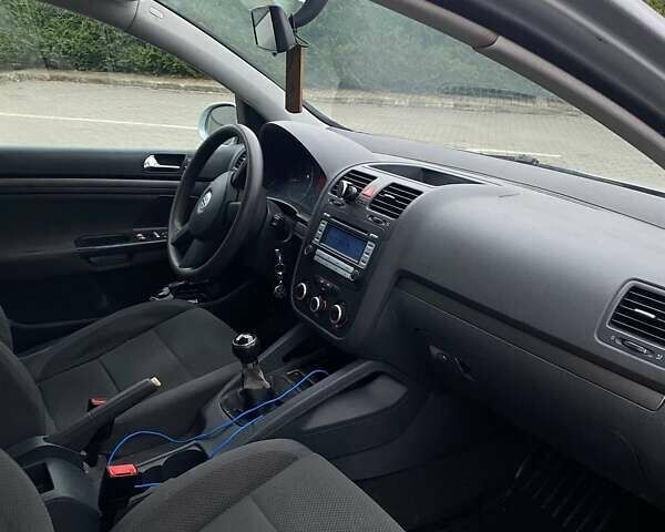 Серый Фольксваген Гольф, объемом двигателя 1.9 л и пробегом 292 тыс. км за 3600 $, фото 6 на Automoto.ua