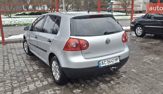 Серый Фольксваген Гольф, объемом двигателя 1.4 л и пробегом 282 тыс. км за 4500 $, фото 3 на Automoto.ua