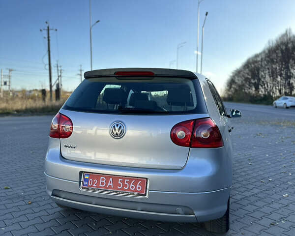 Серый Фольксваген Гольф, объемом двигателя 1.4 л и пробегом 202 тыс. км за 5600 $, фото 12 на Automoto.ua