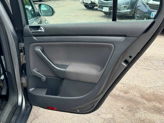 Серый Фольксваген Гольф, объемом двигателя 1.4 л и пробегом 271 тыс. км за 5090 $, фото 19 на Automoto.ua