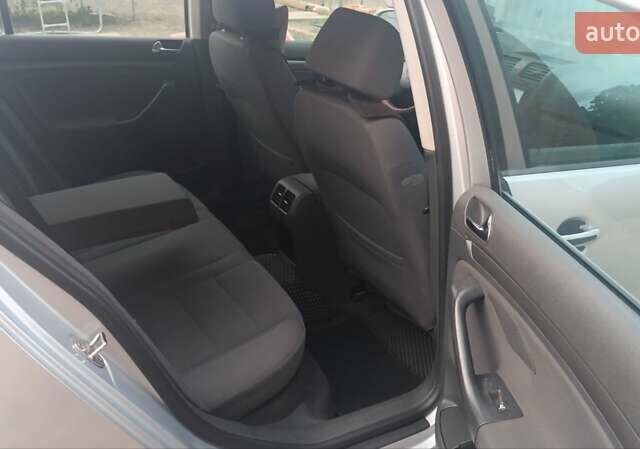 Серый Фольксваген Гольф, объемом двигателя 1.6 л и пробегом 242 тыс. км за 5150 $, фото 24 на Automoto.ua