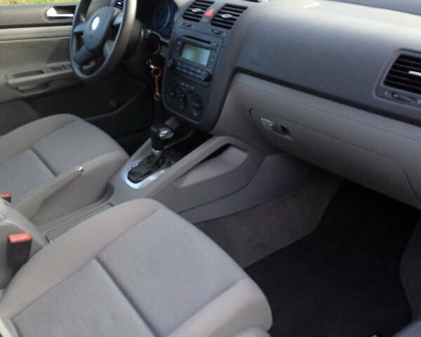 Сірий Фольксваген Гольф, об'ємом двигуна 1.6 л та пробігом 216 тис. км за 6600 $, фото 3 на Automoto.ua