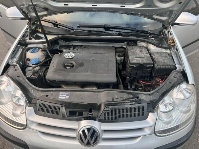 Серый Фольксваген Гольф, объемом двигателя 1.4 л и пробегом 216 тыс. км за 5250 $, фото 7 на Automoto.ua