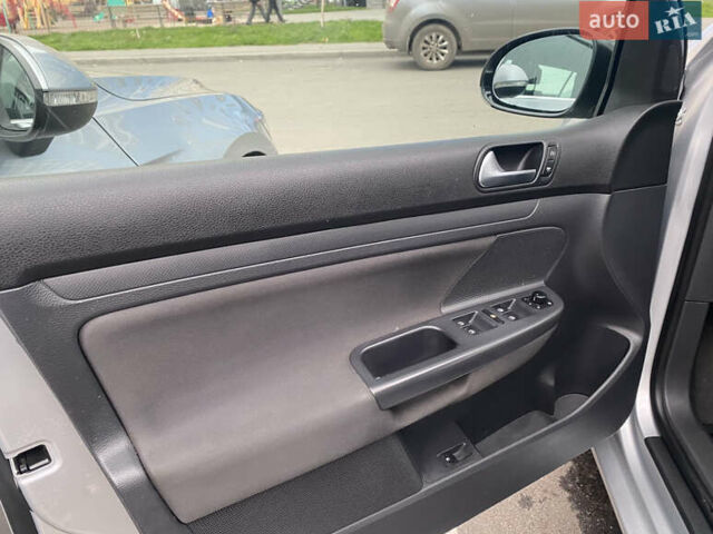 Сірий Фольксваген Гольф, об'ємом двигуна 1.6 л та пробігом 203 тис. км за 5200 $, фото 10 на Automoto.ua