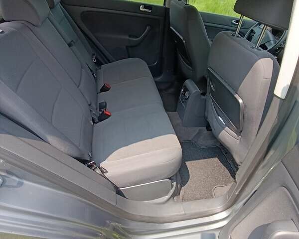 Серый Фольксваген Гольф, объемом двигателя 1.6 л и пробегом 273 тыс. км за 5600 $, фото 10 на Automoto.ua