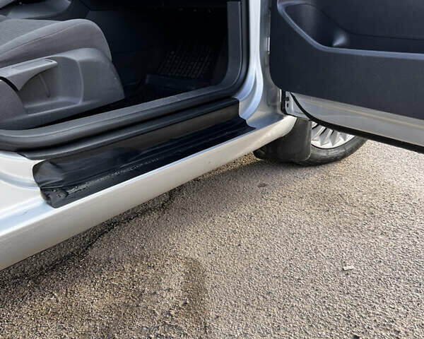 Серый Фольксваген Гольф, объемом двигателя 1.6 л и пробегом 230 тыс. км за 4900 $, фото 6 на Automoto.ua