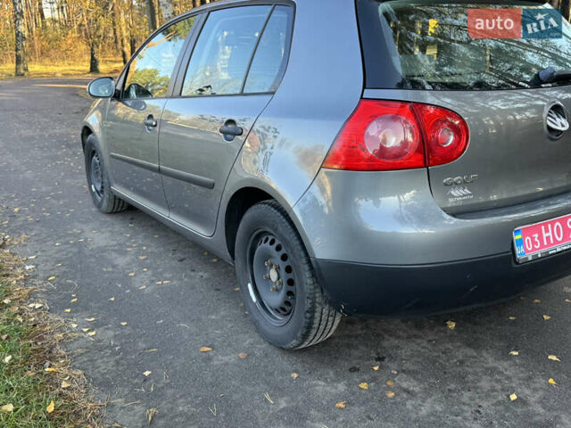 Серый Фольксваген Гольф, объемом двигателя 1.6 л и пробегом 225 тыс. км за 5500 $, фото 8 на Automoto.ua