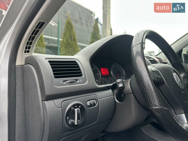 Серый Фольксваген Гольф, объемом двигателя 1.9 л и пробегом 272 тыс. км за 5650 $, фото 16 на Automoto.ua
