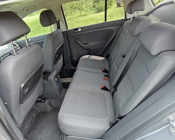 Серый Фольксваген Гольф, объемом двигателя 1.6 л и пробегом 273 тыс. км за 5600 $, фото 8 на Automoto.ua