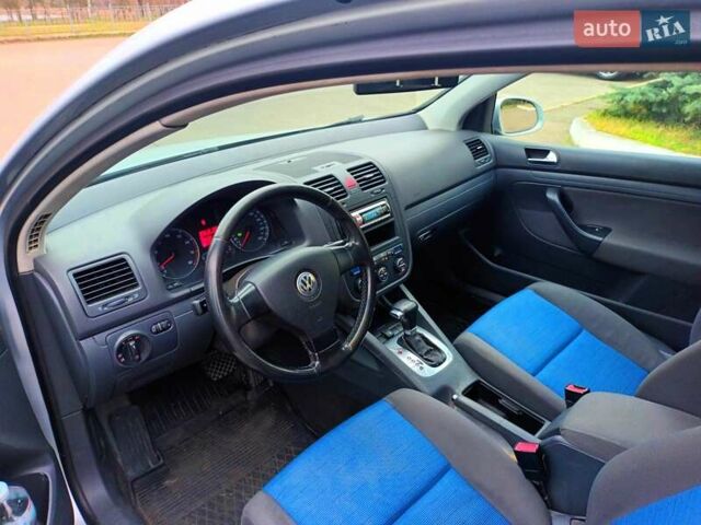 Серый Фольксваген Гольф, объемом двигателя 1.6 л и пробегом 300 тыс. км за 5500 $, фото 3 на Automoto.ua