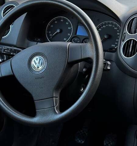Фольксваген Гольф 2005 в Чернигове на Automoto.ua Серый Фольксваген Гольф, объемом двигателя 1.6 л и пробегом 240 тыс. км за 5300 $, фото 8 на Automoto.ua