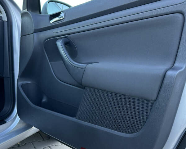 Серый Фольксваген Гольф, объемом двигателя 1.4 л и пробегом 202 тыс. км за 5600 $, фото 72 на Automoto.ua