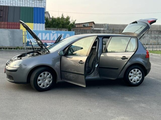 Сірий Фольксваген Гольф, об'ємом двигуна 0 л та пробігом 228 тис. км за 5500 $, фото 5 на Automoto.ua