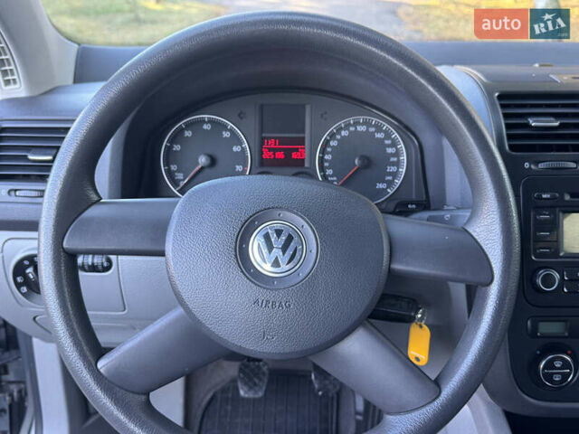 Серый Фольксваген Гольф, объемом двигателя 1.6 л и пробегом 225 тыс. км за 5500 $, фото 12 на Automoto.ua