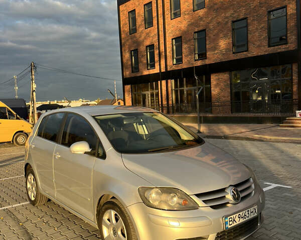 Фольксваген Гольф 2005 у Вінниці на Automoto.ua Сірий Фольксваген Гольф, об'ємом двигуна 1.97 л та пробігом 325 тис. км за 6900 $, фото 16 на Automoto.ua