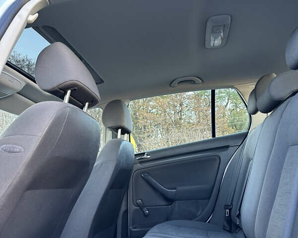 Серый Фольксваген Гольф, объемом двигателя 1.4 л и пробегом 202 тыс. км за 5600 $, фото 58 на Automoto.ua