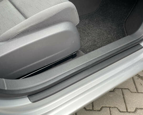 Серый Фольксваген Гольф, объемом двигателя 1.4 л и пробегом 203 тыс. км за 5400 $, фото 83 на Automoto.ua