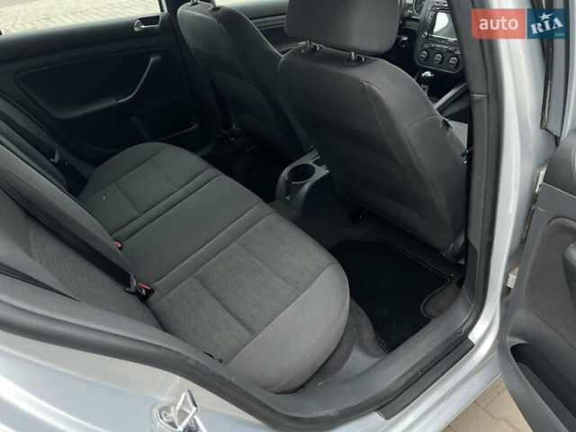 Серый Фольксваген Гольф, объемом двигателя 1.6 л и пробегом 220 тыс. км за 5850 $, фото 10 на Automoto.ua