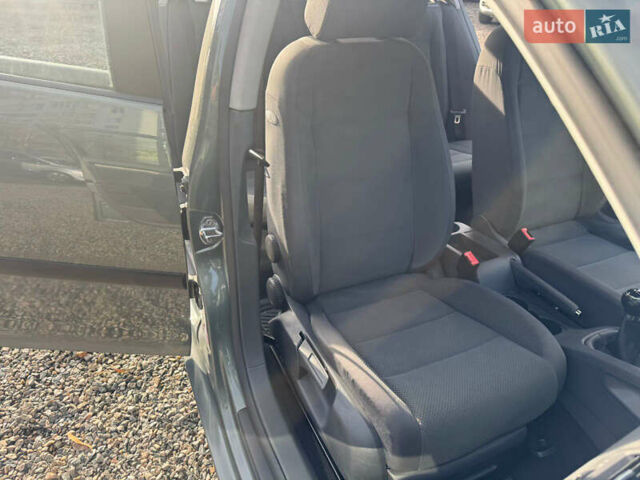 Серый Фольксваген Гольф, объемом двигателя 1.6 л и пробегом 180 тыс. км за 5900 $, фото 39 на Automoto.ua