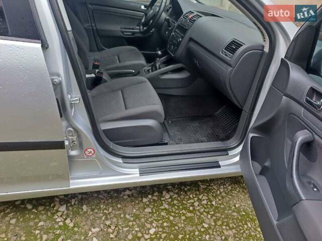 Серый Фольксваген Гольф, объемом двигателя 1.6 л и пробегом 211 тыс. км за 5900 $, фото 6 на Automoto.ua