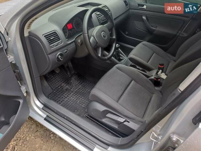 Серый Фольксваген Гольф, объемом двигателя 1.6 л и пробегом 211 тыс. км за 5900 $, фото 10 на Automoto.ua