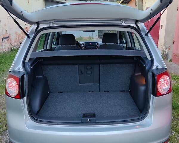 Серый Фольксваген Гольф, объемом двигателя 1.6 л и пробегом 185 тыс. км за 5800 $, фото 12 на Automoto.ua