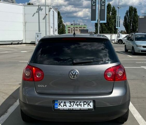 Серый Фольксваген Гольф, объемом двигателя 1.4 л и пробегом 258 тыс. км за 5500 $, фото 3 на Automoto.ua