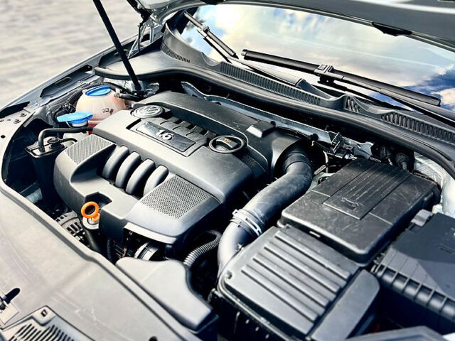 Серый Фольксваген Гольф, объемом двигателя 1.6 л и пробегом 280 тыс. км за 5400 $, фото 9 на Automoto.ua