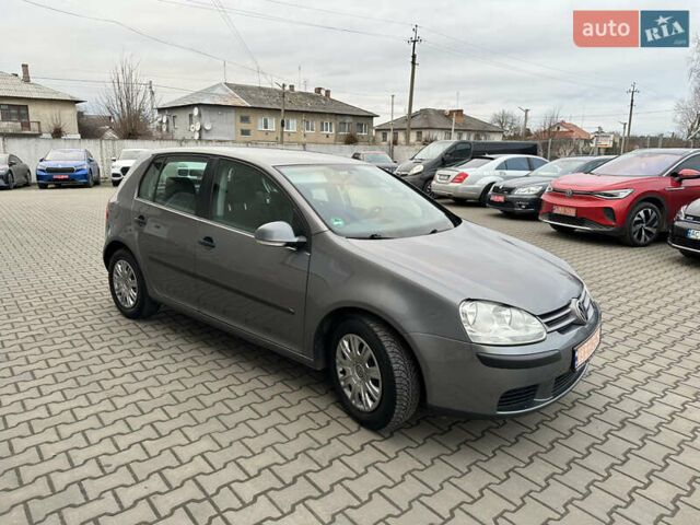 Серый Фольксваген Гольф, объемом двигателя 1.4 л и пробегом 270 тыс. км за 4400 $, фото 2 на Automoto.ua
