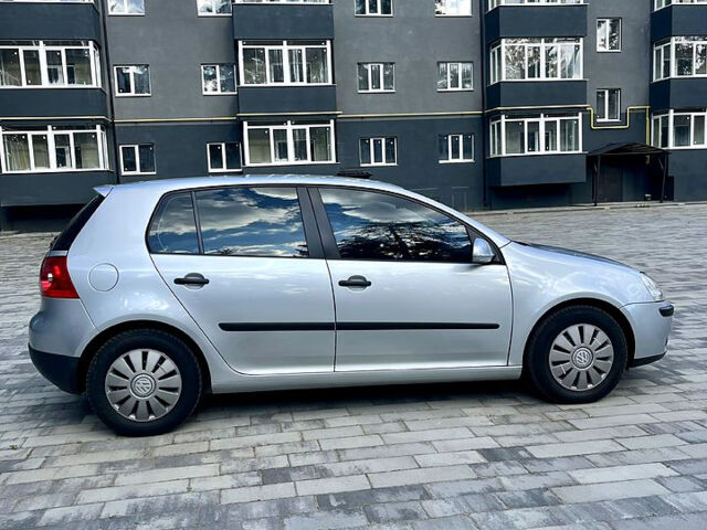 Серый Фольксваген Гольф, объемом двигателя 1.6 л и пробегом 280 тыс. км за 5400 $, фото 2 на Automoto.ua