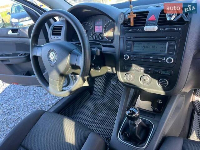 Сірий Фольксваген Гольф, об'ємом двигуна 1.6 л та пробігом 222 тис. км за 4990 $, фото 34 на Automoto.ua
