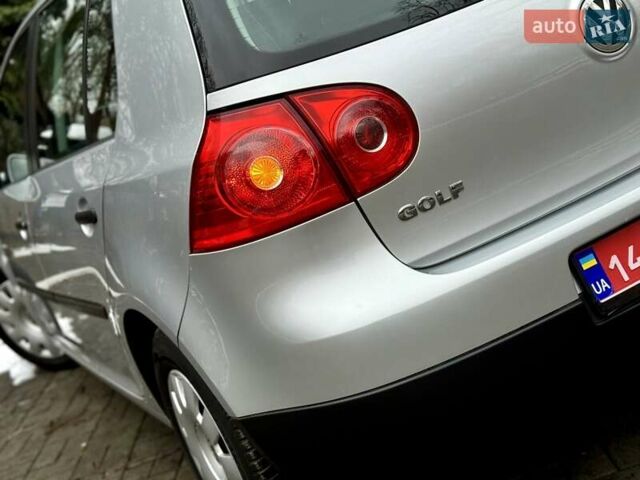Серый Фольксваген Гольф, объемом двигателя 1.6 л и пробегом 178 тыс. км за 5790 $, фото 17 на Automoto.ua