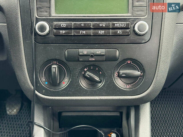 Серый Фольксваген Гольф, объемом двигателя 1.4 л и пробегом 271 тыс. км за 5190 $, фото 26 на Automoto.ua