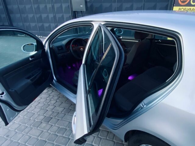 Серый Фольксваген Гольф, объемом двигателя 1.4 л и пробегом 245 тыс. км за 5200 $, фото 20 на Automoto.ua