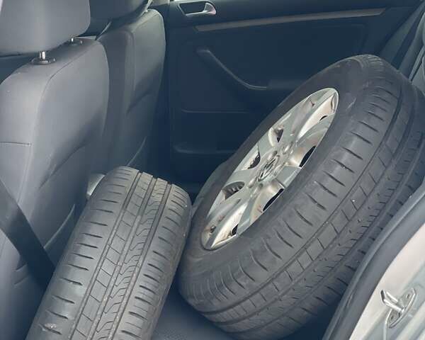 Серый Фольксваген Гольф, объемом двигателя 1.4 л и пробегом 270 тыс. км за 4599 $, фото 6 на Automoto.ua