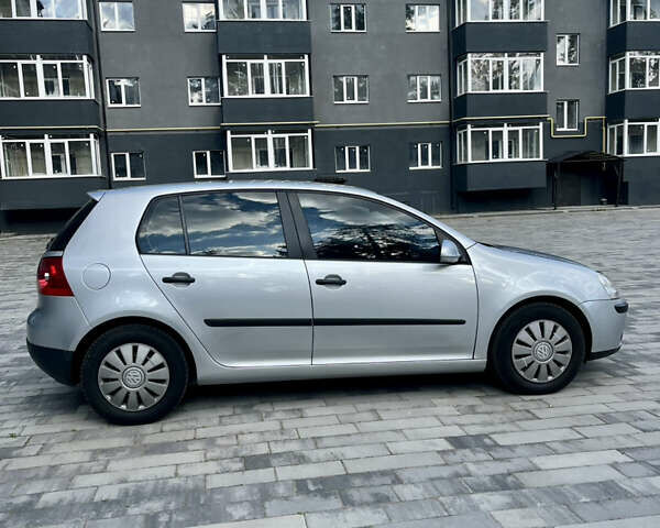 Серый Фольксваген Гольф, объемом двигателя 1.6 л и пробегом 287 тыс. км за 5800 $, фото 8 на Automoto.ua