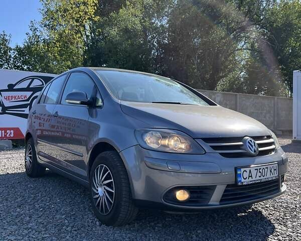 Серый Фольксваген Гольф, объемом двигателя 1.97 л и пробегом 217 тыс. км за 6800 $, фото 2 на Automoto.ua