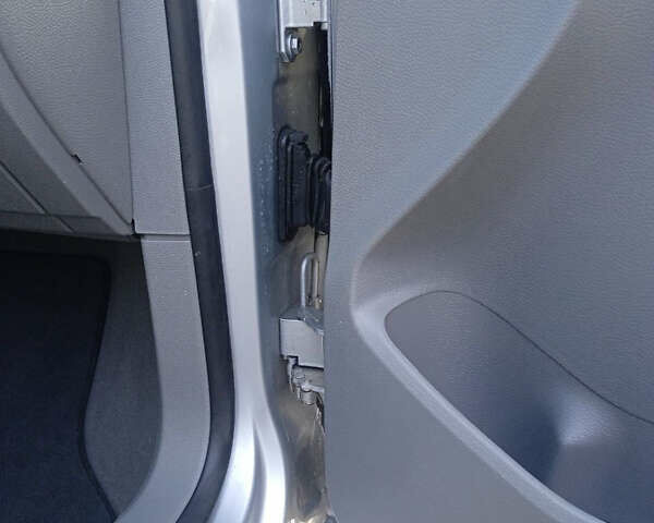 Сірий Фольксваген Гольф, об'ємом двигуна 1.6 л та пробігом 216 тис. км за 6600 $, фото 4 на Automoto.ua