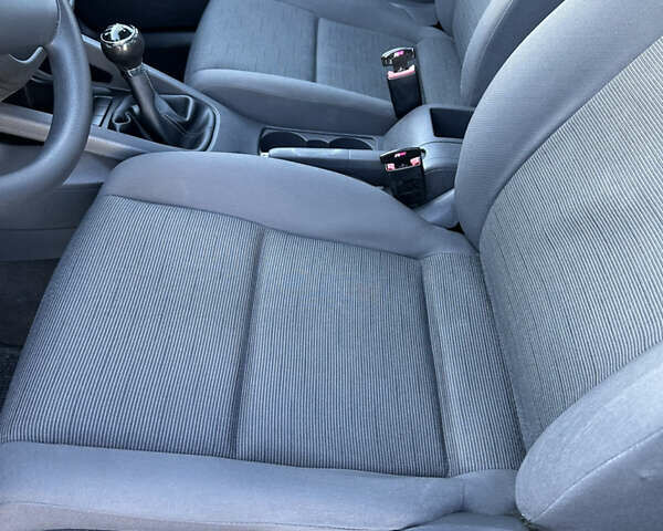 Серый Фольксваген Гольф, объемом двигателя 1.4 л и пробегом 202 тыс. км за 5600 $, фото 47 на Automoto.ua