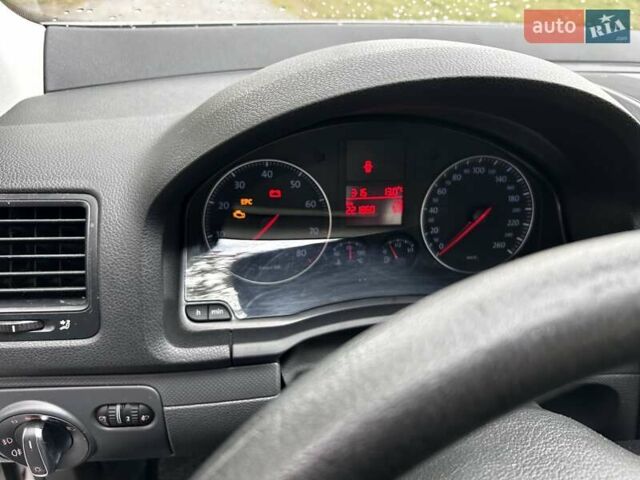 Серый Фольксваген Гольф, объемом двигателя 1.6 л и пробегом 221 тыс. км за 4200 $, фото 12 на Automoto.ua