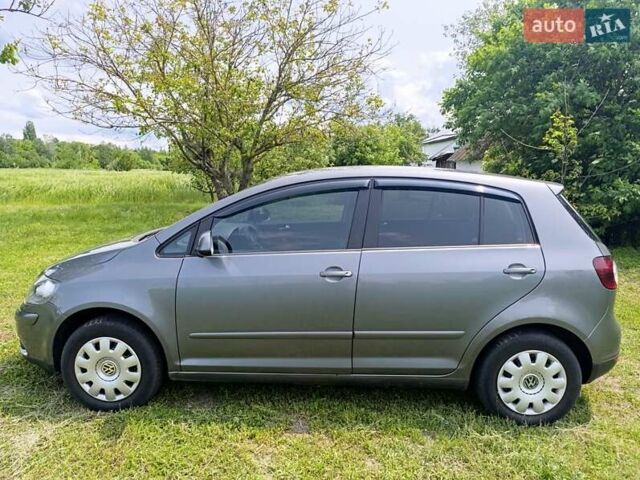 Серый Фольксваген Гольф, объемом двигателя 1.6 л и пробегом 273 тыс. км за 5600 $, фото 4 на Automoto.ua