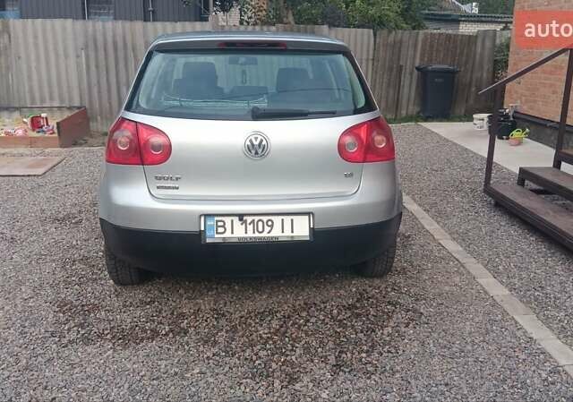 Серый Фольксваген Гольф, объемом двигателя 1.6 л и пробегом 242 тыс. км за 5150 $, фото 1 на Automoto.ua