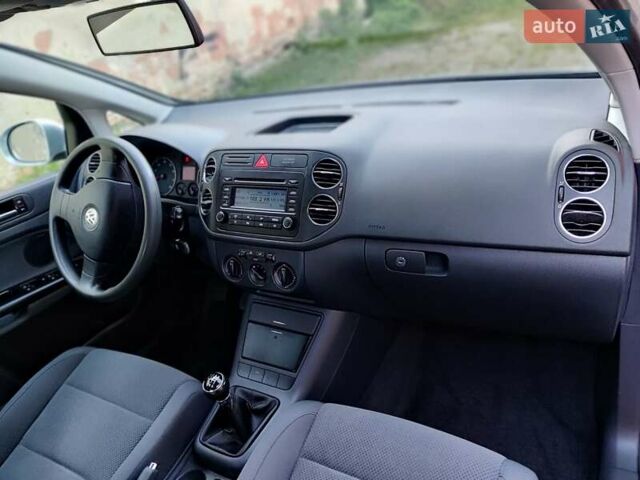 Сірий Фольксваген Гольф, об'ємом двигуна 1.6 л та пробігом 185 тис. км за 5800 $, фото 20 на Automoto.ua