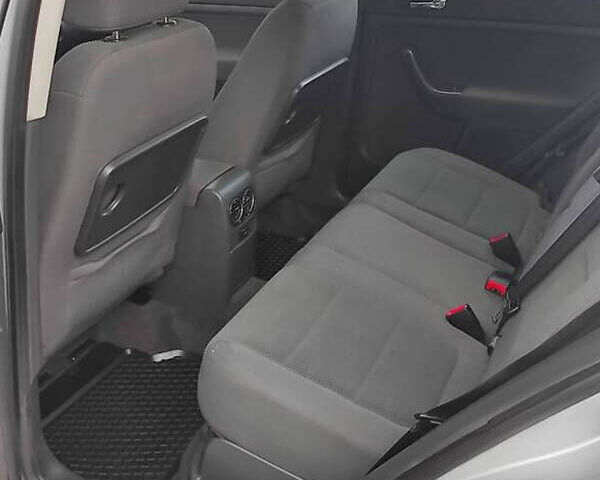 Серый Фольксваген Гольф, объемом двигателя 1.6 л и пробегом 250 тыс. км за 4800 $, фото 8 на Automoto.ua