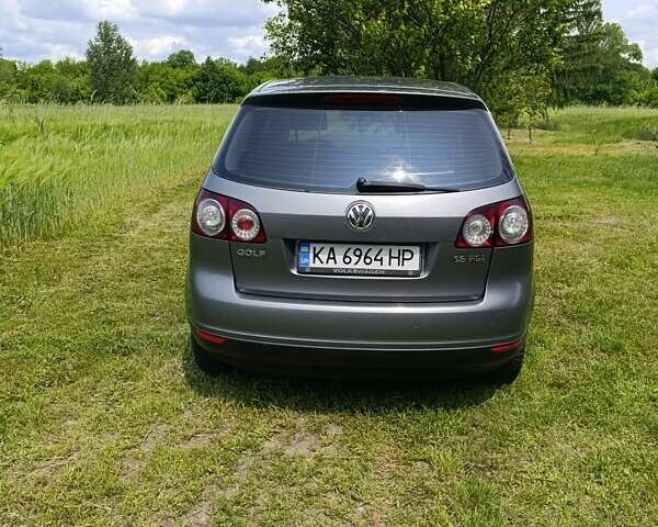 Серый Фольксваген Гольф, объемом двигателя 1.6 л и пробегом 273 тыс. км за 5600 $, фото 2 на Automoto.ua