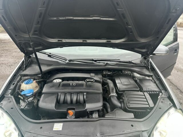 Сірий Фольксваген Гольф, об'ємом двигуна 1.6 л та пробігом 280 тис. км за 4600 $, фото 7 на Automoto.ua