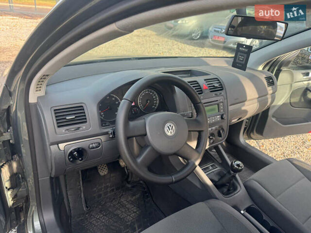 Серый Фольксваген Гольф, объемом двигателя 1.6 л и пробегом 180 тыс. км за 5900 $, фото 34 на Automoto.ua